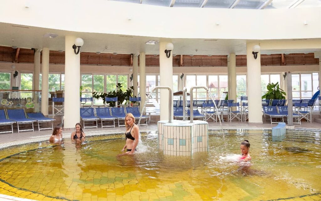 Thermen Cegléd - Becken